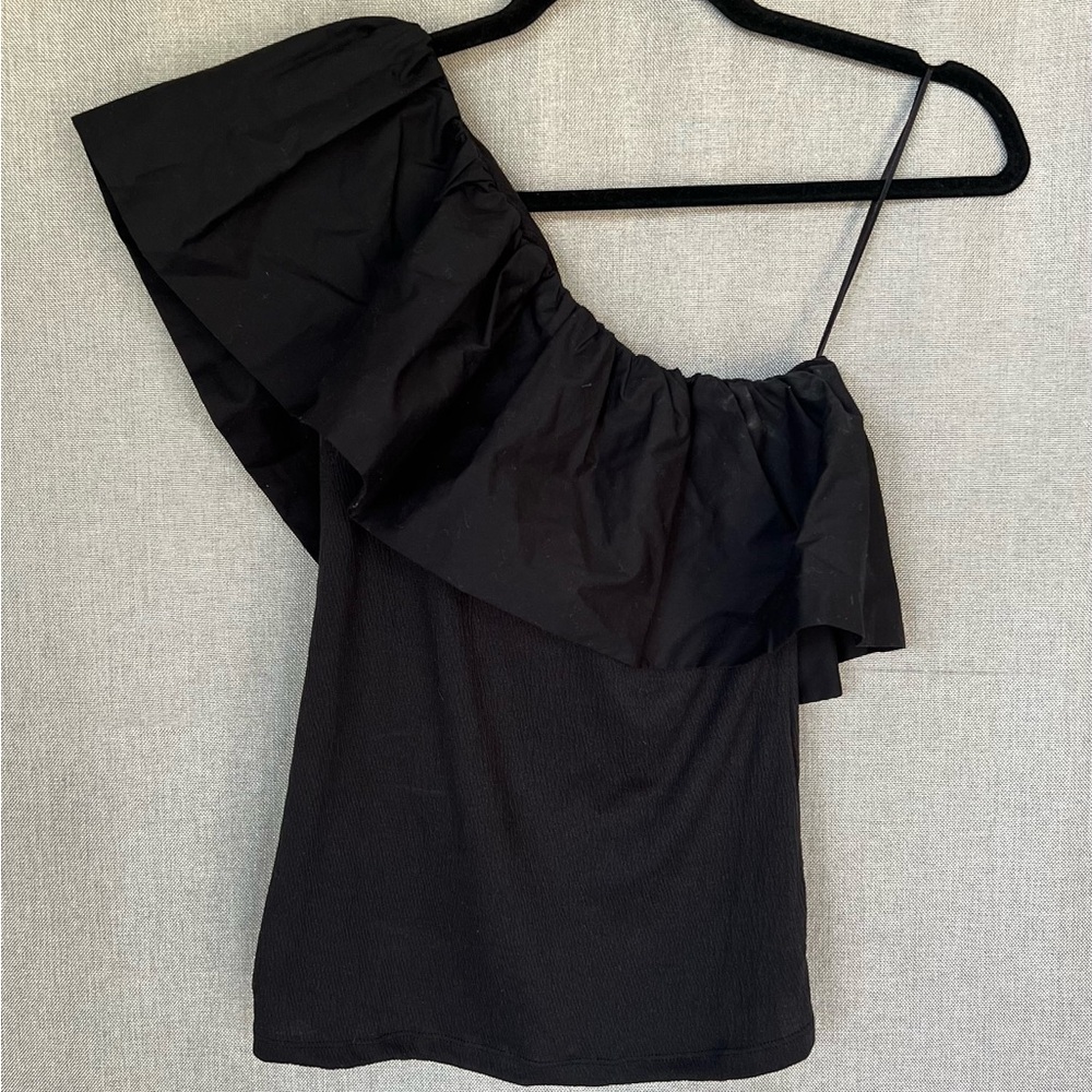 NWOT Who What Wear Black Ruffle One-Shoulder Top Size S